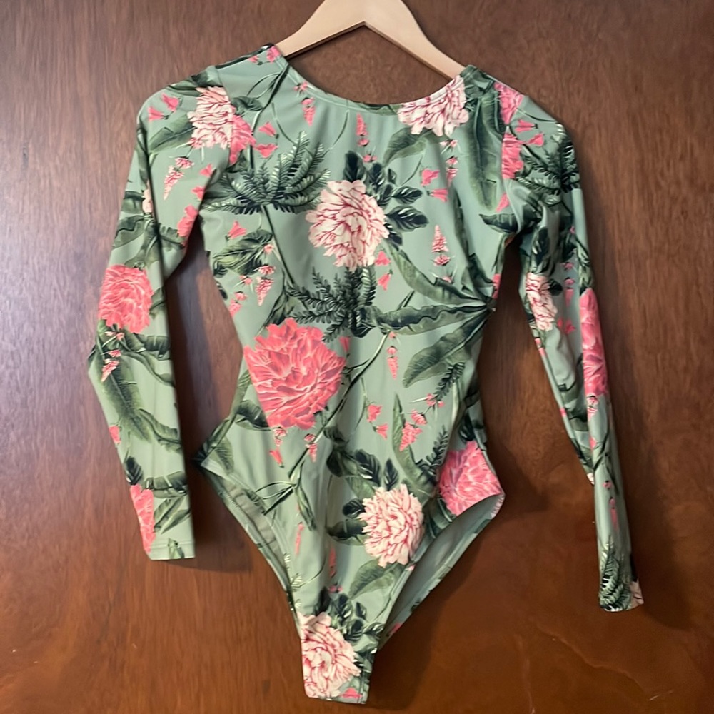NWT AGUA BENDITA x TARGET One Piece Olive/Blush Peony Print - Picture 3 of 6